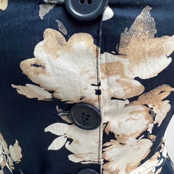 Suzy Shier Floral Dress - Picture 5 of 7